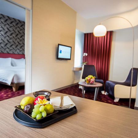 Blue Sky Hotel Petamburan Jakarta Luaran gambar