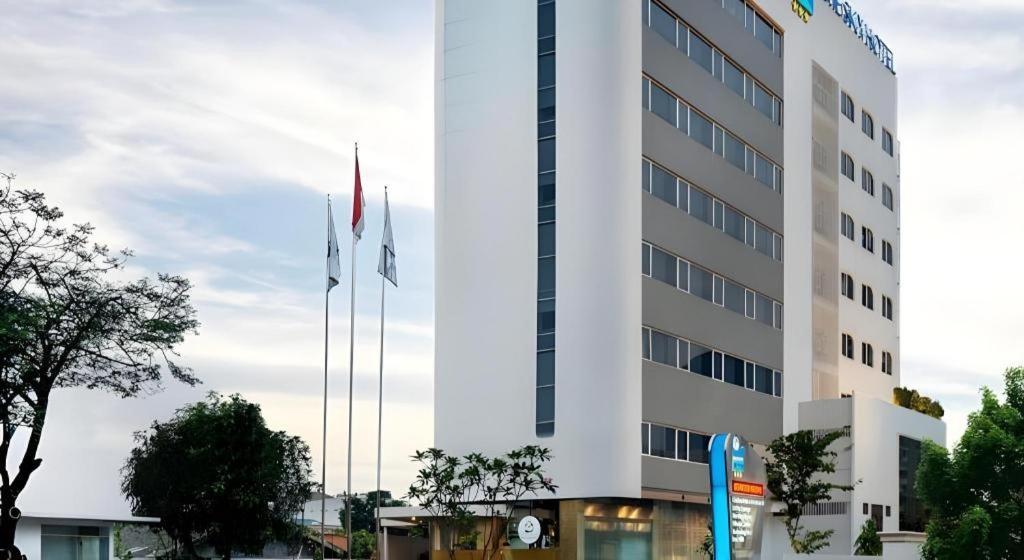 Blue Sky Hotel Petamburan Jakarta Luaran gambar