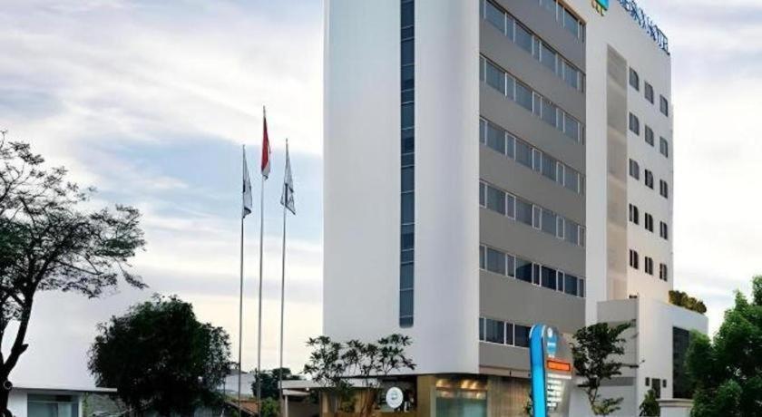 Blue Sky Hotel Petamburan Jakarta Luaran gambar